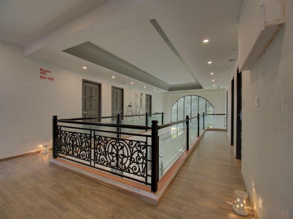 Oyo Townhouse 150 Shreyas Colony Hotel Ahmedabad Exterior foto