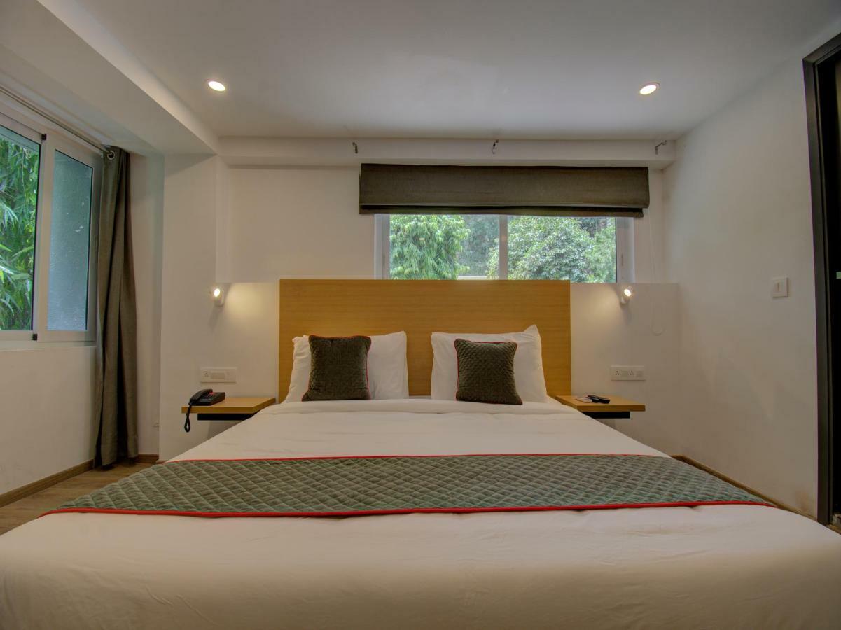Oyo Townhouse 150 Shreyas Colony Hotel Ahmedabad Exterior foto